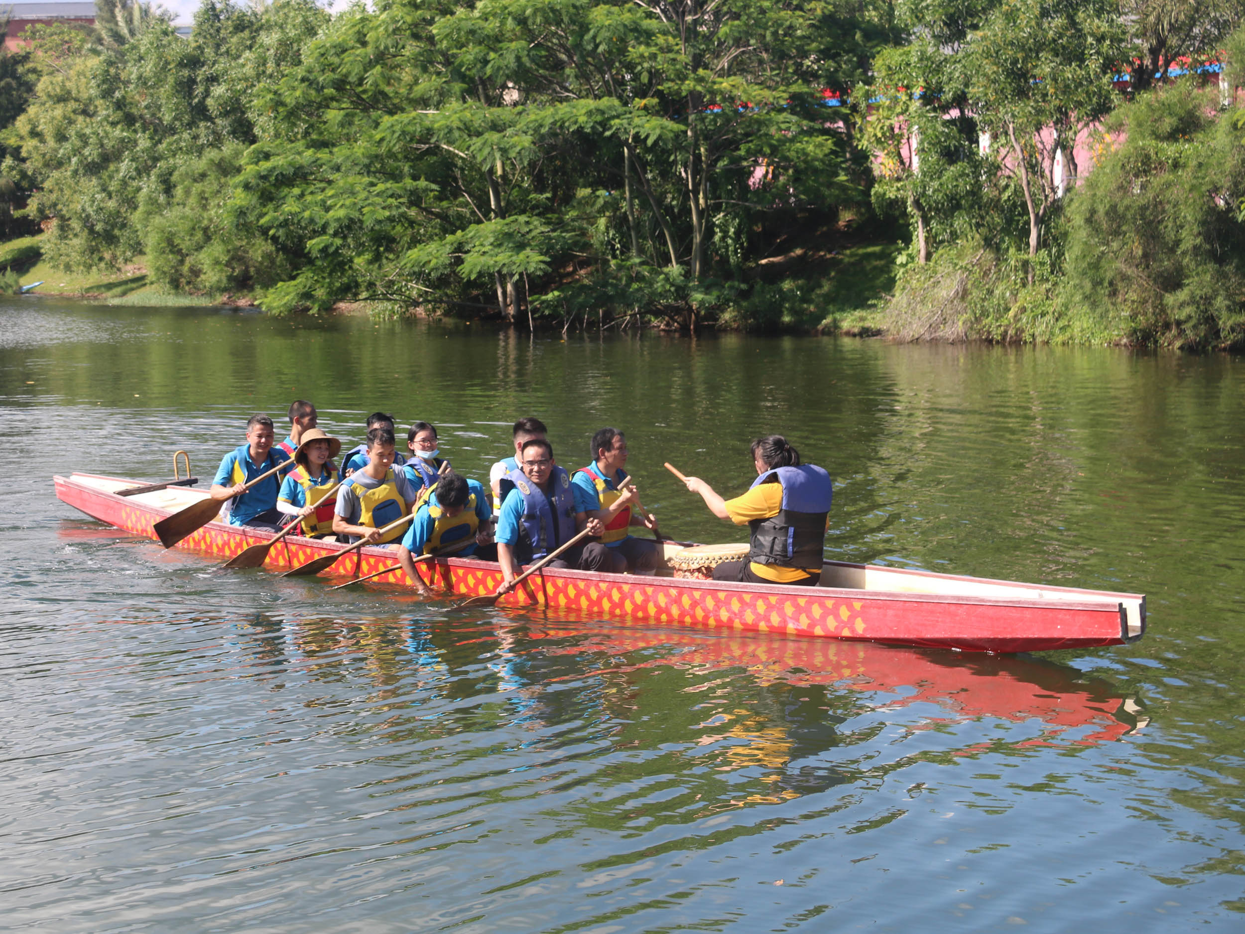 Staff Dapeng group building activities